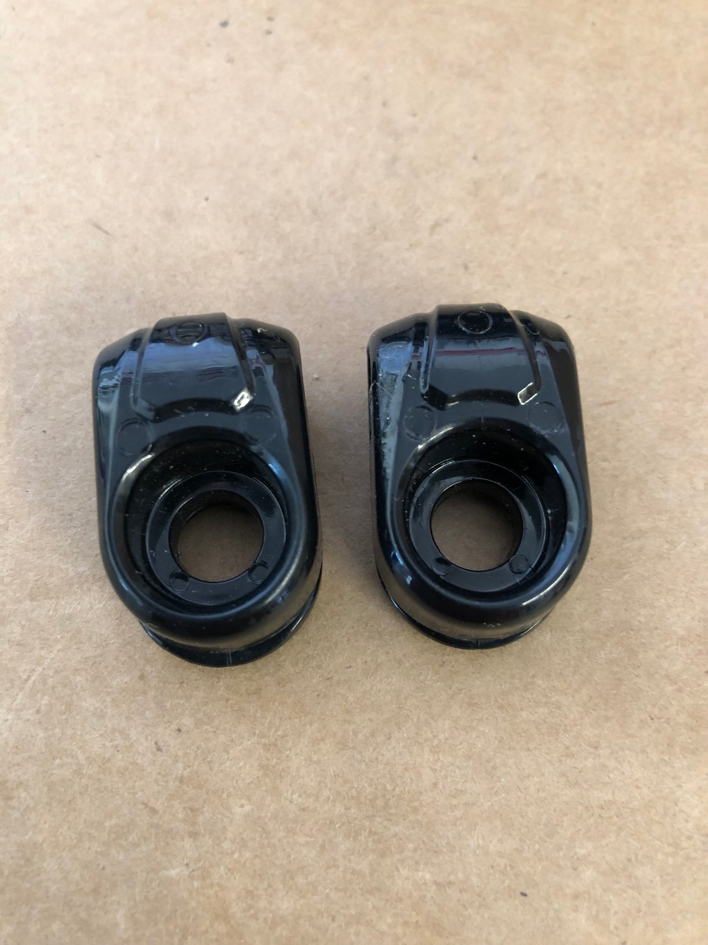 VICIS 02  1/4 Turn Face Mask Clips